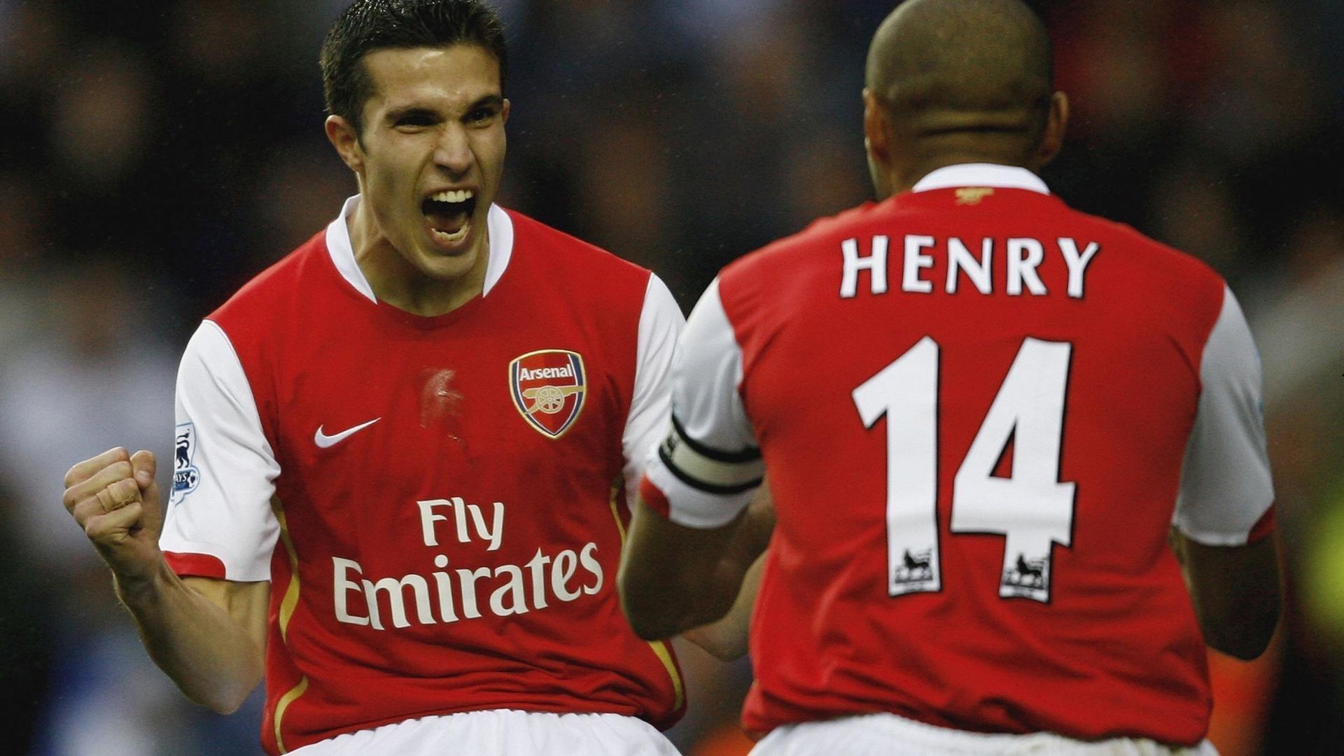 伊维萨岛风波再起！诺伊尔组局格纳布里热舞 拜仁夏训前狂欢引争议