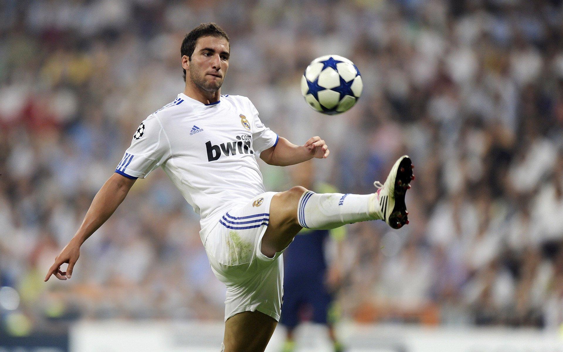 红军名宿麦卡点出英超最强铁闸 直言罗梅罗狠劲正是现代防守艺术